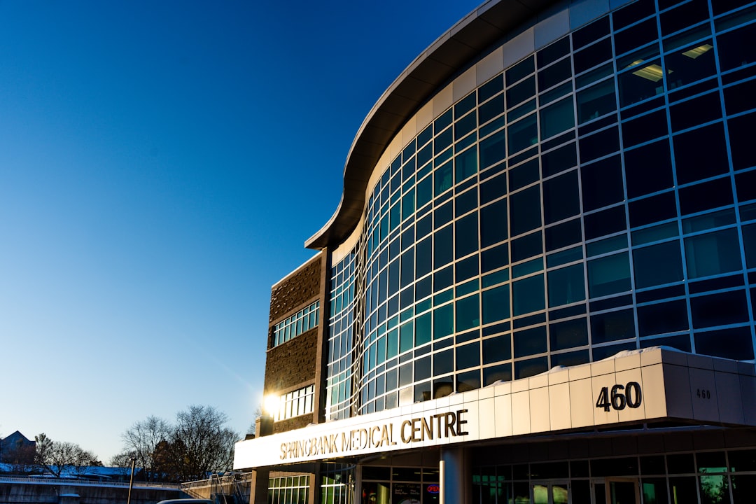 hospital_building_exterior_daytime