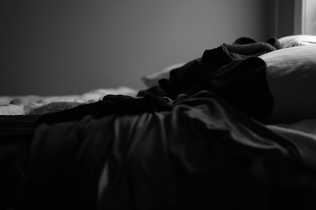 cozy_bedroom_soft_light_night