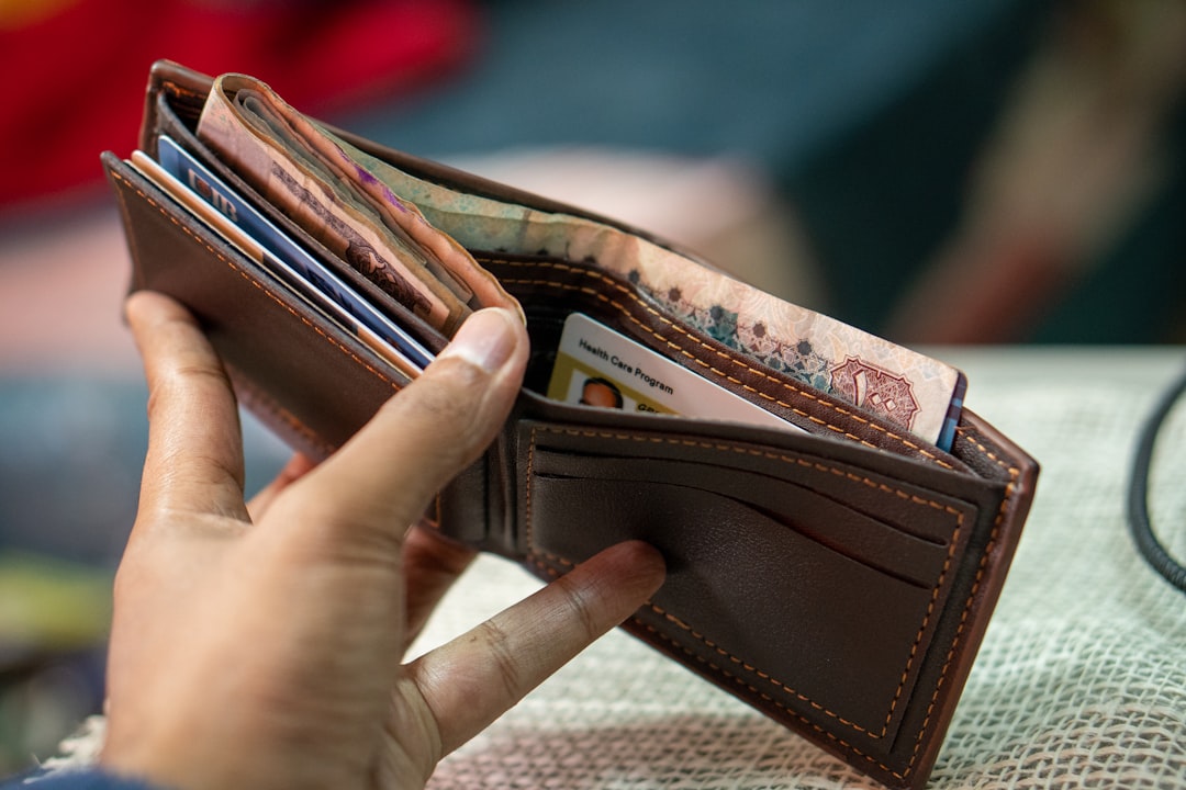 money_wallet_expensive