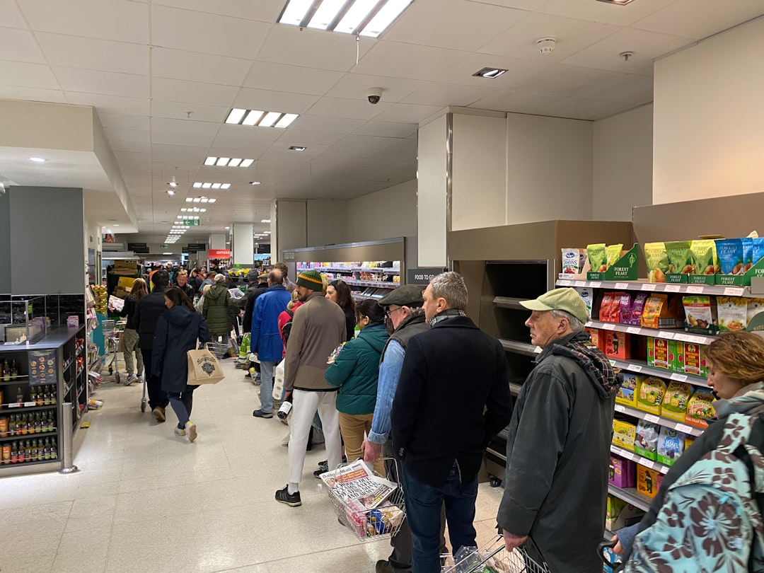 crowded_store_panic_buying